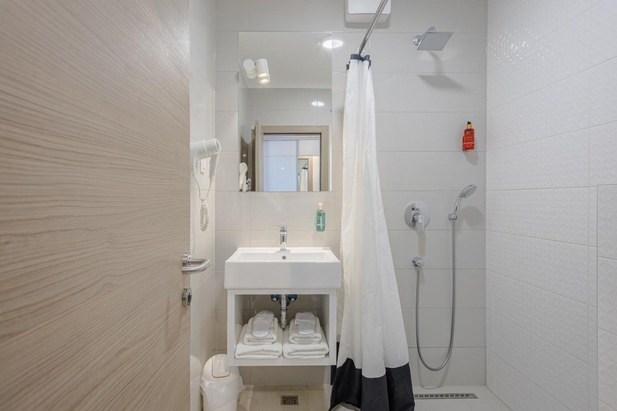 Rogac Rooms & Restaurant 오미스 외부 사진